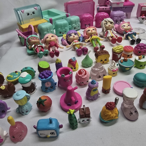 Huge Moose Shopkins Lot- Dolls, Figures, and Accessories + Disney Waffle Set - Picture 11 of 17